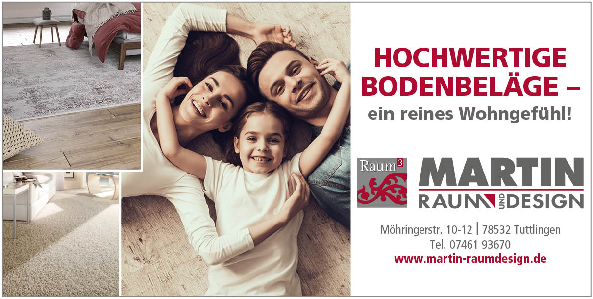 Eine junge Familie (Frau, Mann und Mädchen) liegen auf einem Boden. Daneben: Holz und Teppichbodenmotive. Text: Hochwertige Bodenbeläge – reines Wohlgefühl!